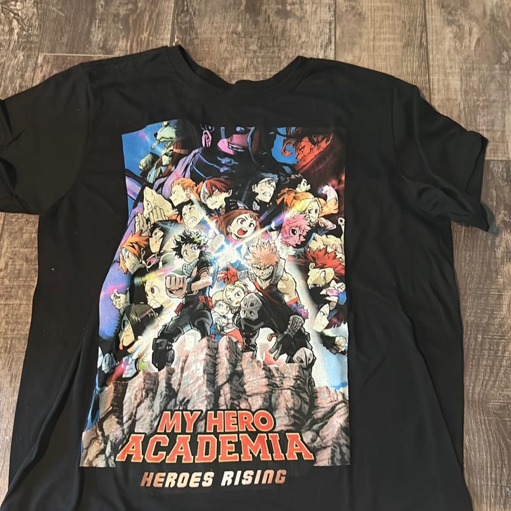 Hot topic My hero academia Tshirt